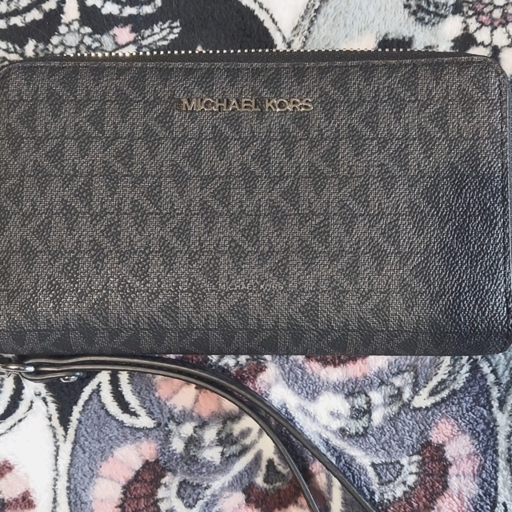 Michael Kors wallet